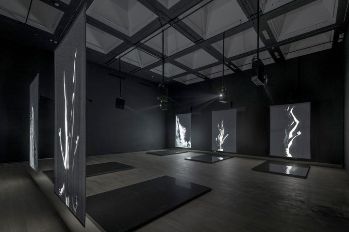 Almaty Museum of Arts, Qonaqtar, I Understand Everything, Richard Serra