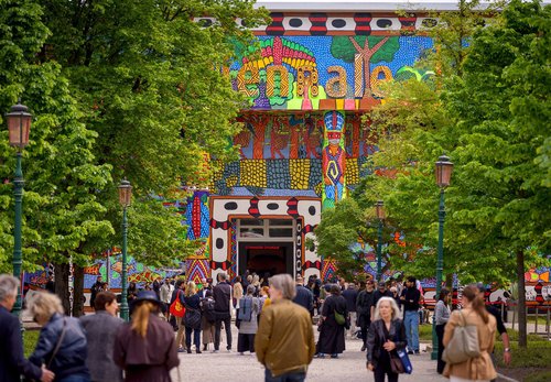 The Venice Biennale Turns the Other Way