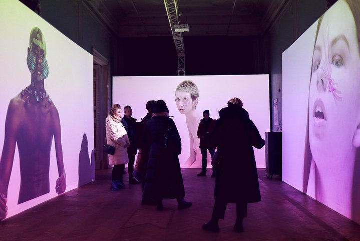 Psychotherapist for AI, Russian Art.