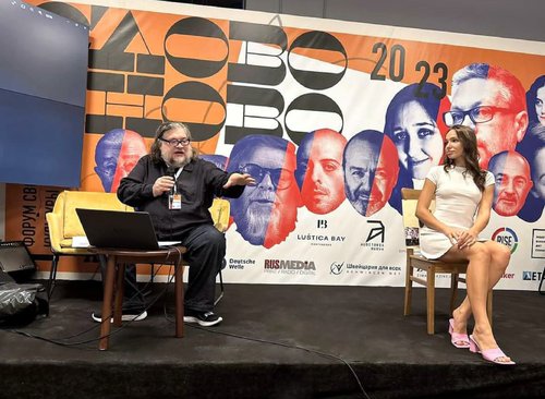 Anatoly Osmolovsky Chairing the Discussion