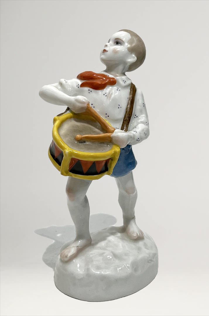 Maria Strakhovskaya, Leningrad Lomonosov Porcelain Factory