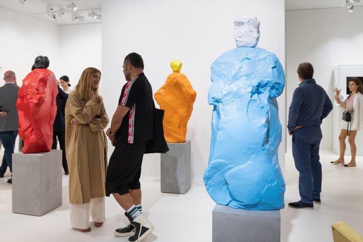 Ugo Rondinone, White blue monk, Mennour, Art Basel