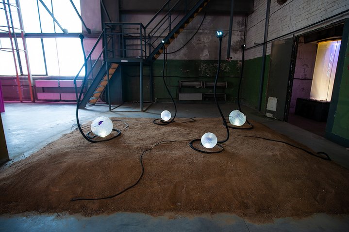 installation, exhibition, St.Petersburg, abyss, woman artist