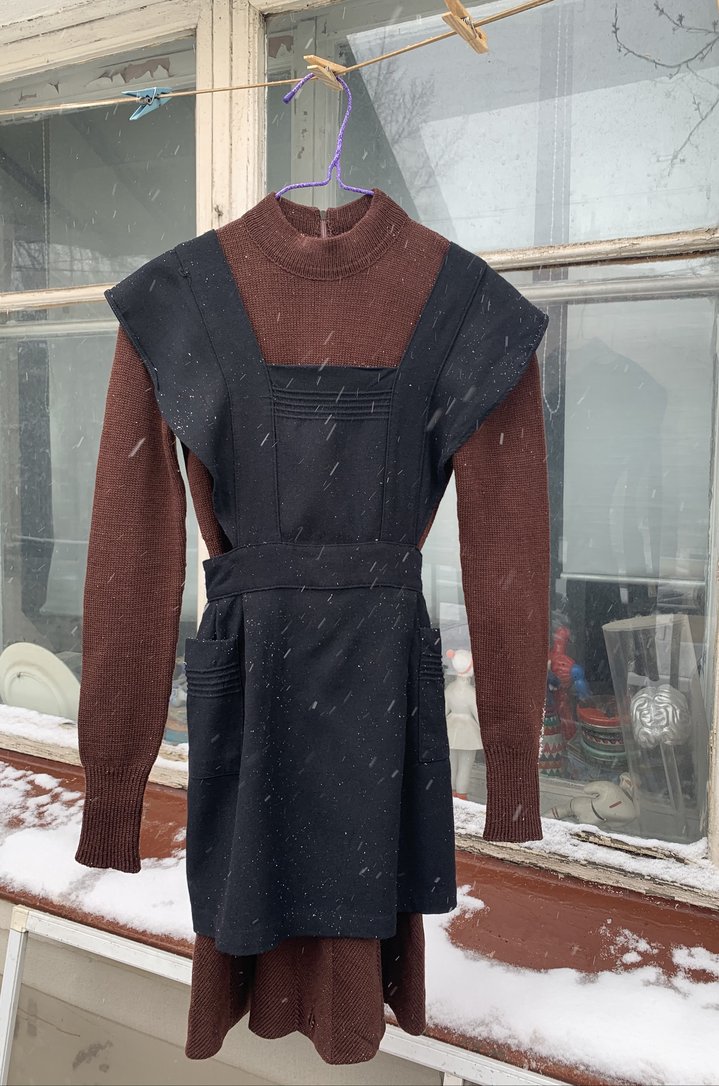 woman artist, dress code, clothes